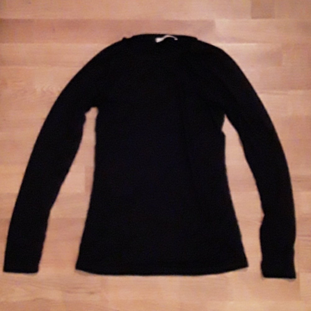 EUC black crew neck long sleeve